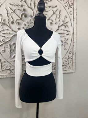 Fashion Nova M White Cutout Crop Top Long Sleeve O-Ring Keyhole Y2K Going Out